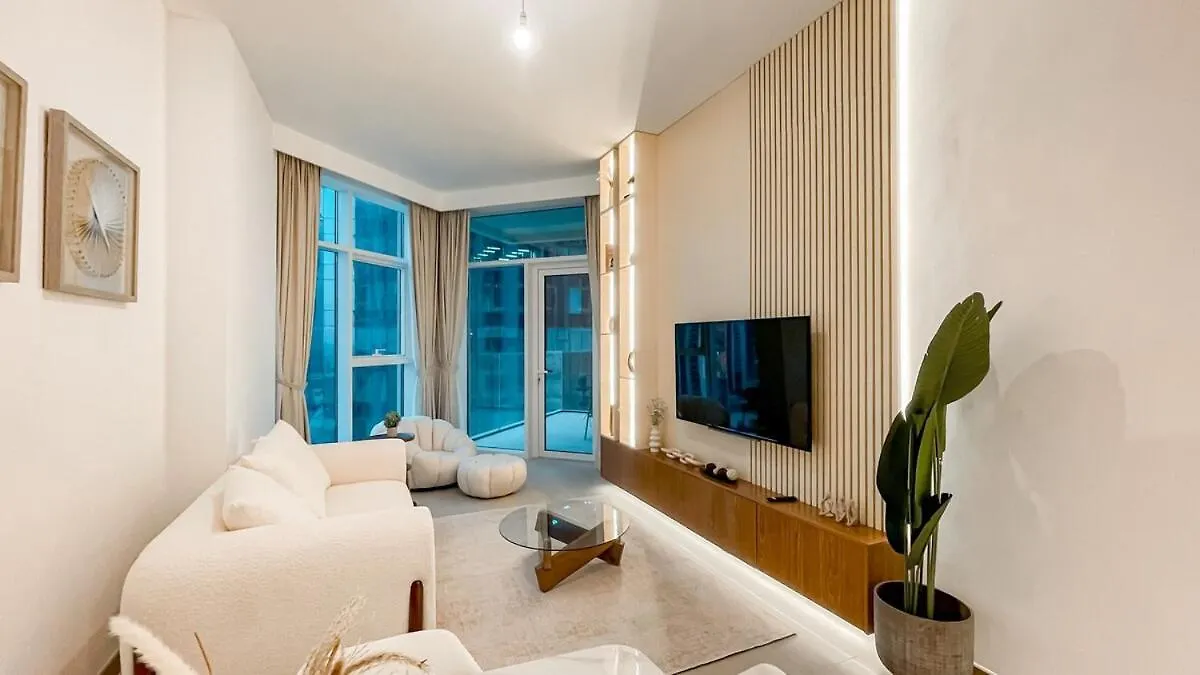 Luxe Missoni Suite With Panoramic Dubai Views
